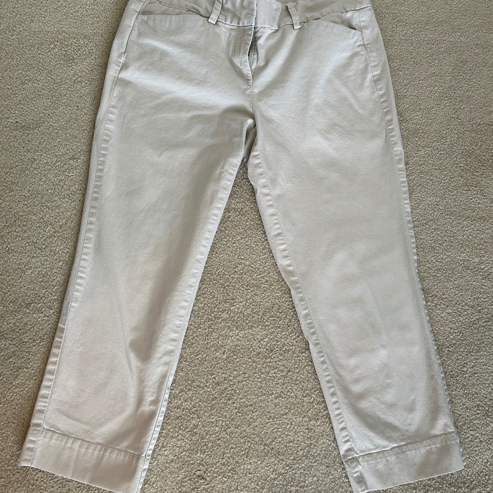 Ann Taylor LOFT Mid rise Khaki Capris